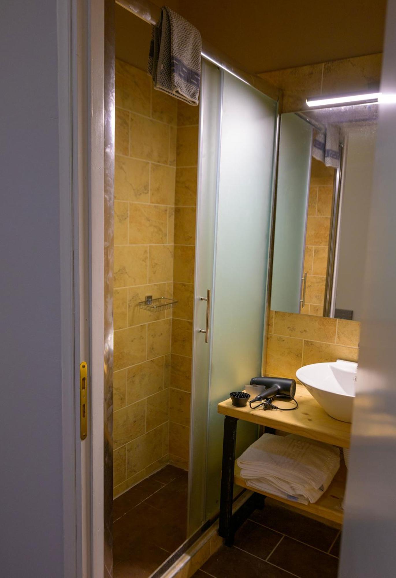 Alley Rooms Mytilene Exterior photo