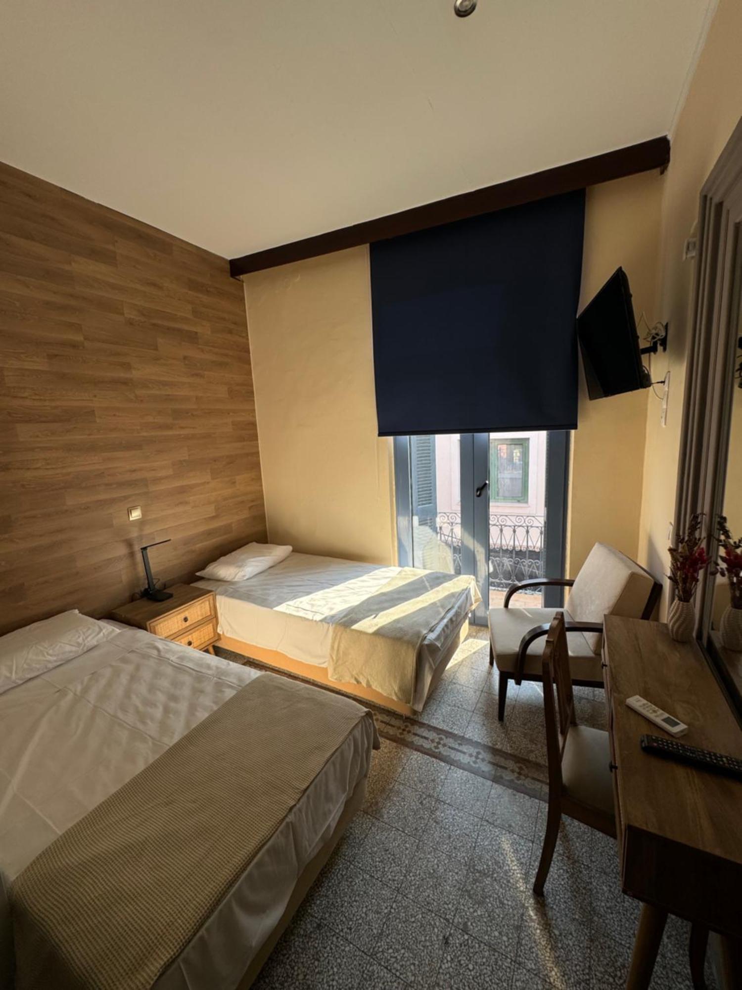 Alley Rooms Mytilene Exterior photo
